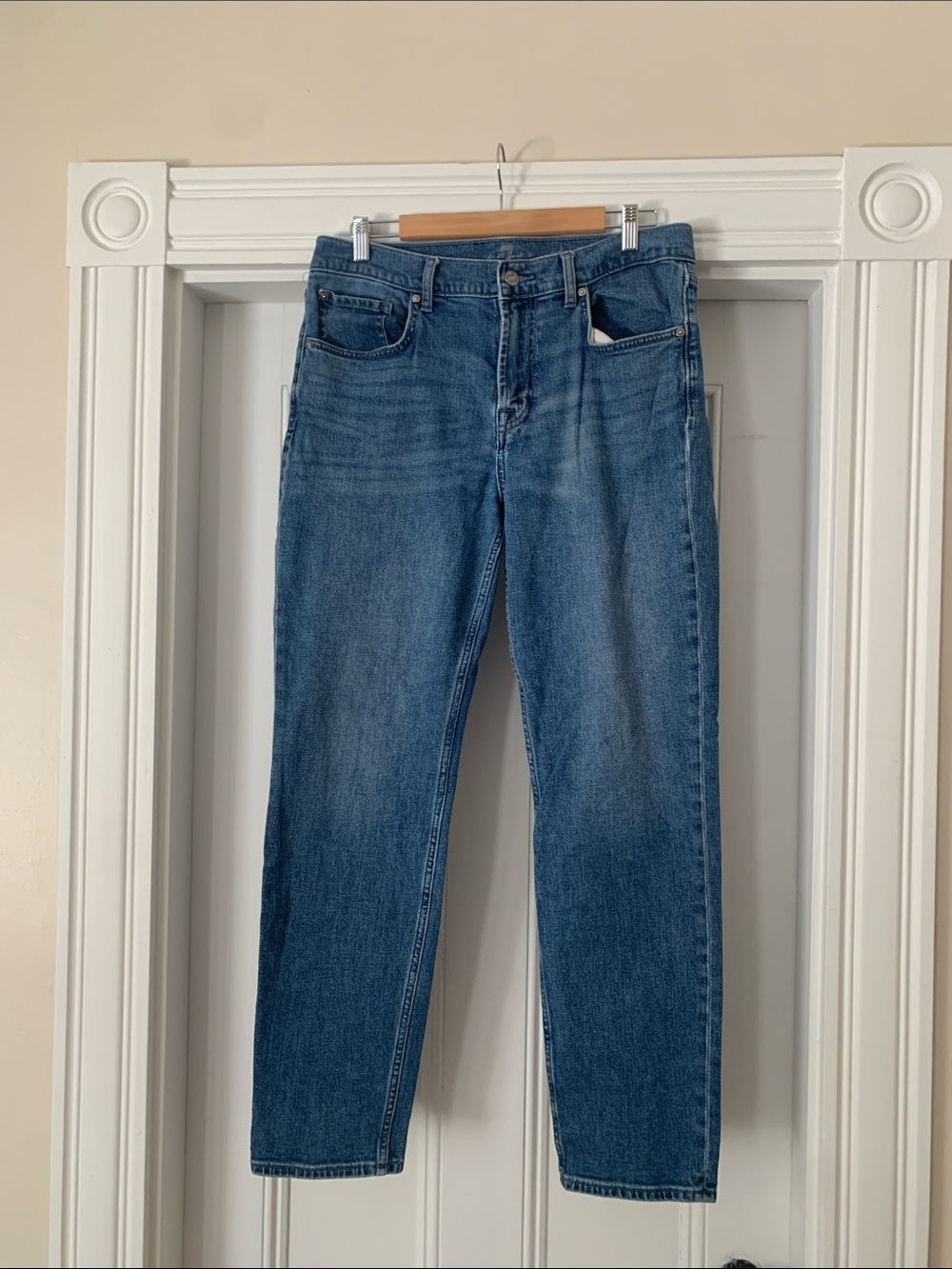 Women’s Straight-Leg Jeans in Medium Blue